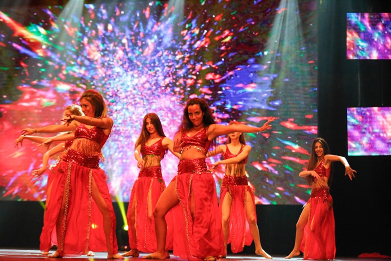 Tribe Dance Hold Your Dream 